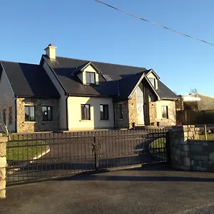 Railway View - Connemara Couette-café Recess
